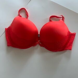Victoria’s Secret Elegant Red Lace Women's Bra